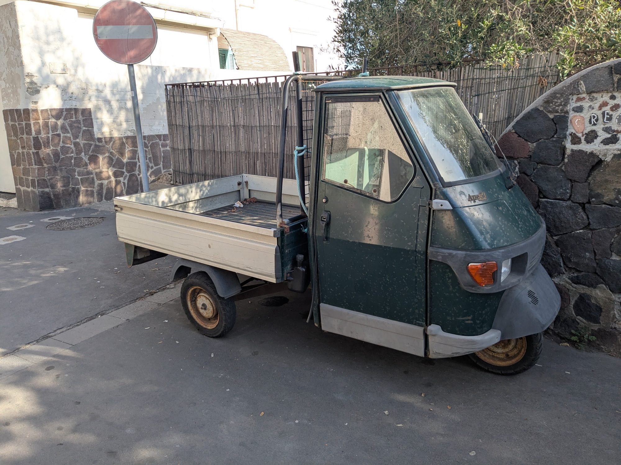 Three wheeled scooter truck